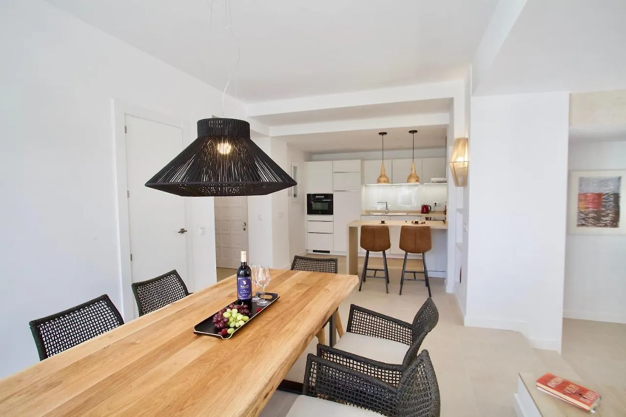 Top Apartment In Los Jardines De Las Golondrinas Marbella Spain