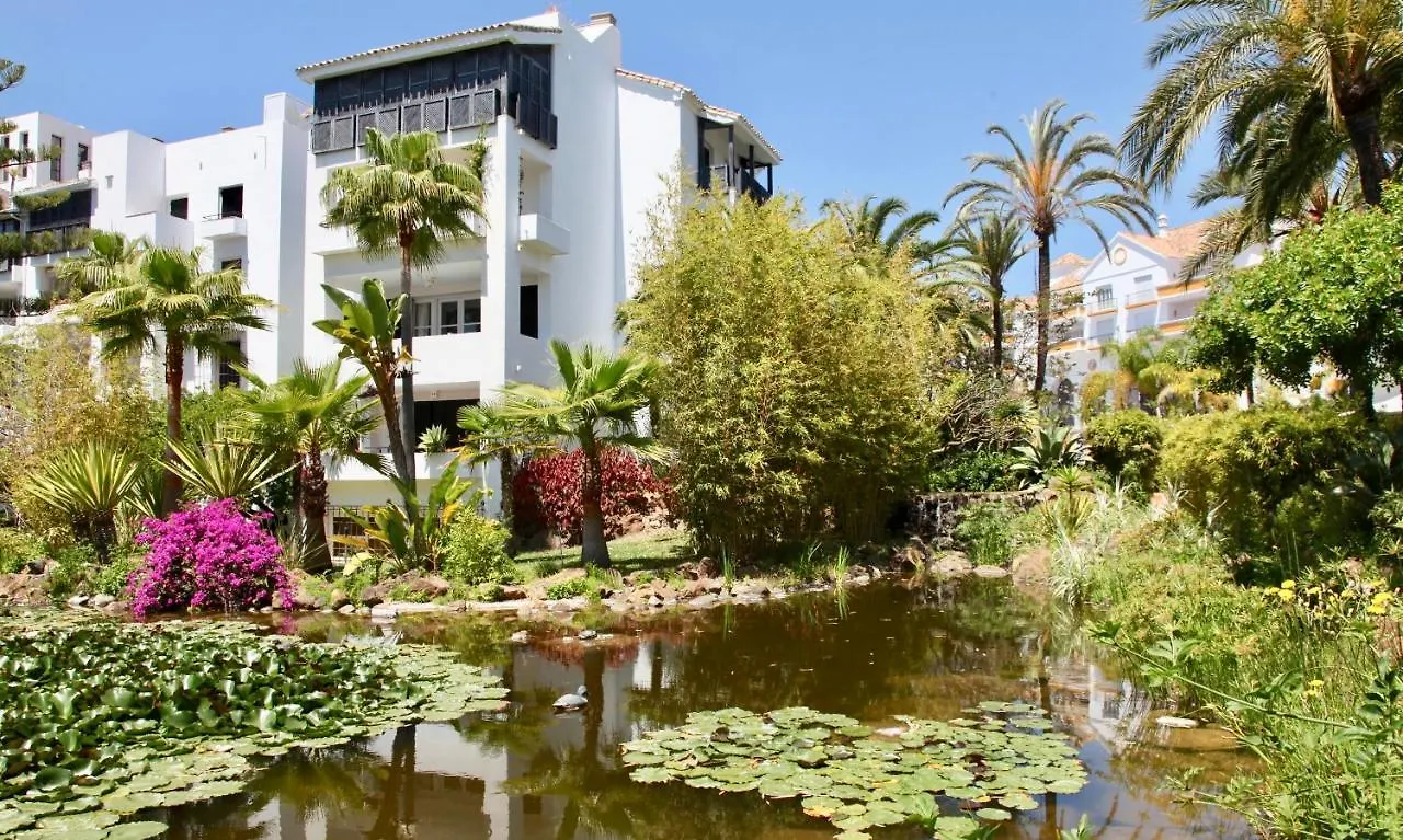 Top Apartment In Los Jardines De Las Golondrinas Marbella
