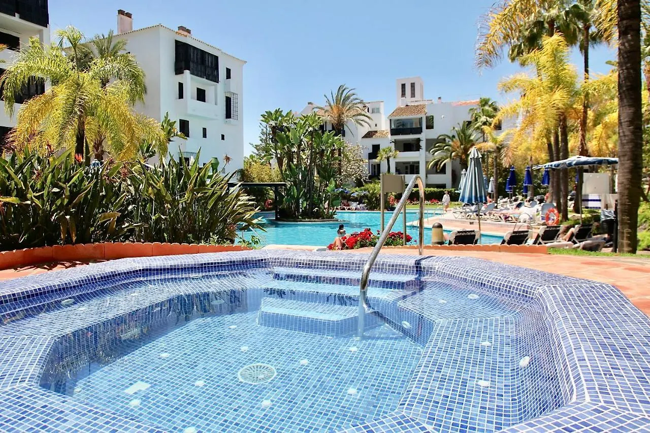 Top Apartment In Los Jardines De Las Golondrinas Marbella
